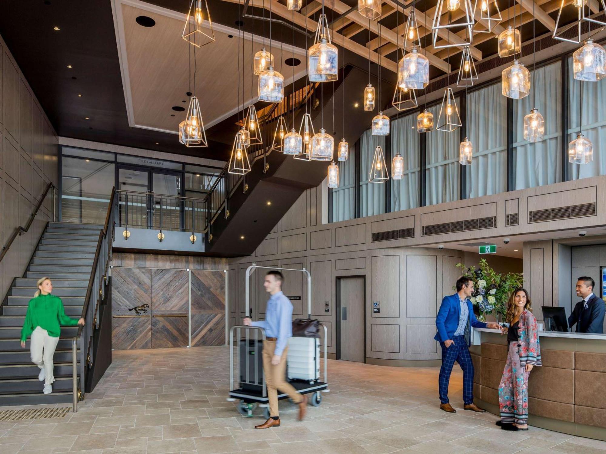 威廉英格利斯索菲特美憬酒店 沃里克农场 外观 照片 The lobby of the hotel
